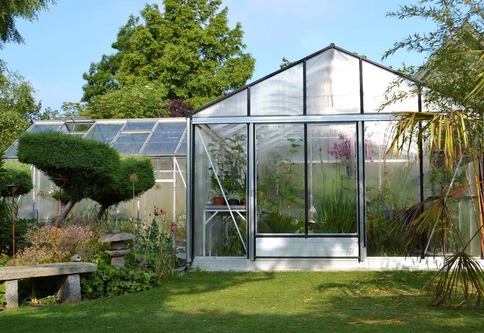 renovera-vaxthsuet-polycarbonat-plast_plus.jpg
